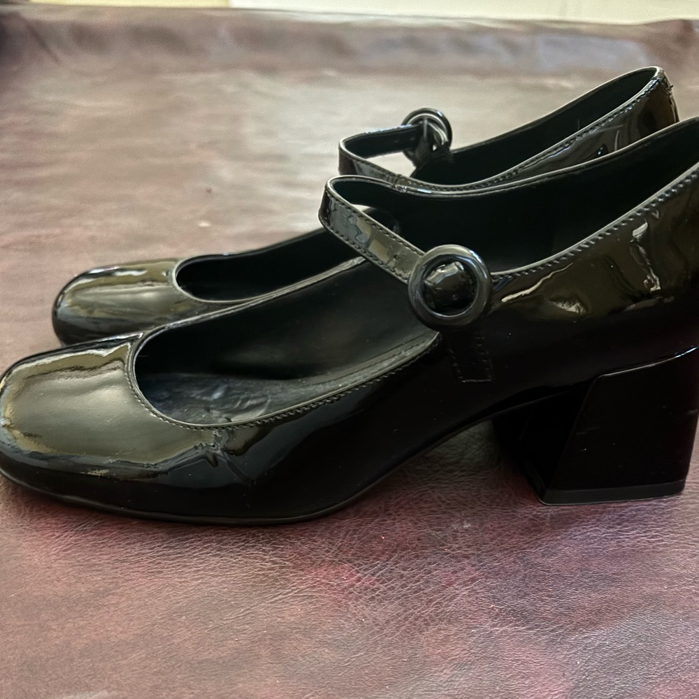 Marc Fisher Black Patent Leather Heels size 8 block heel